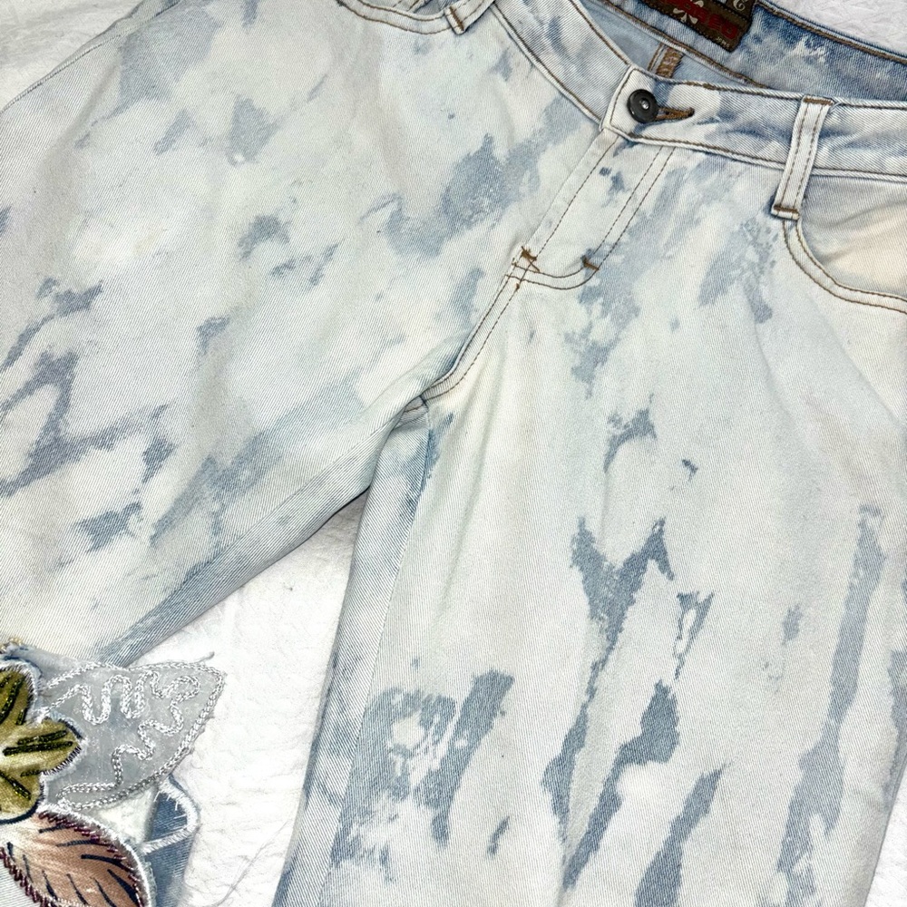 Floral Embroidered Light Blue Jeans - Picture 3 of 7